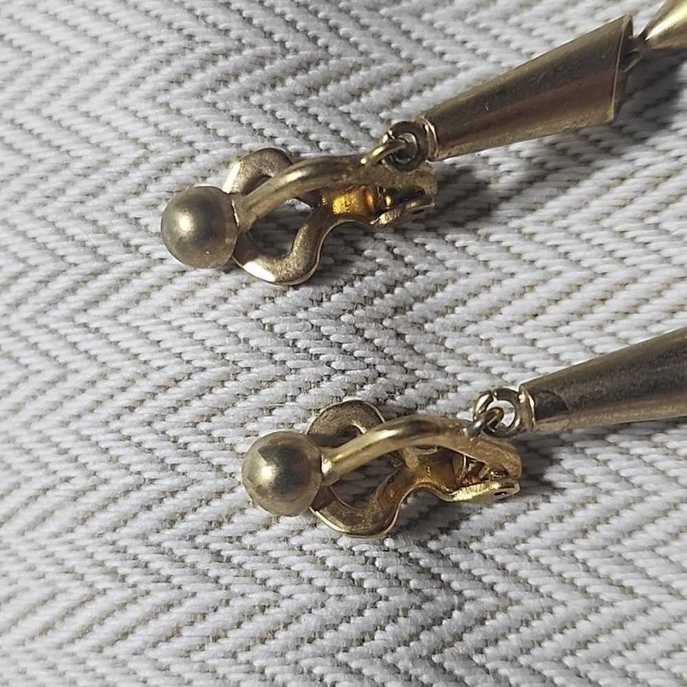 PAT CLIP ON EARRINGS GOLD TONE 22K VINTAGE - Picture 4 of 5